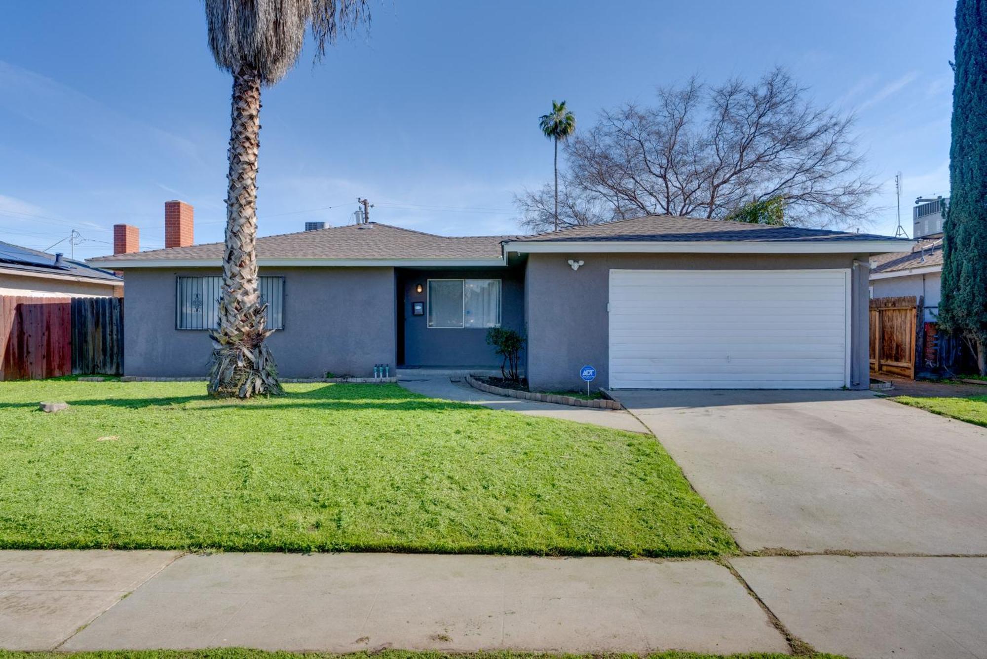 Breezy Fresno Home - Near Airport And Downtown Buitenkant foto
