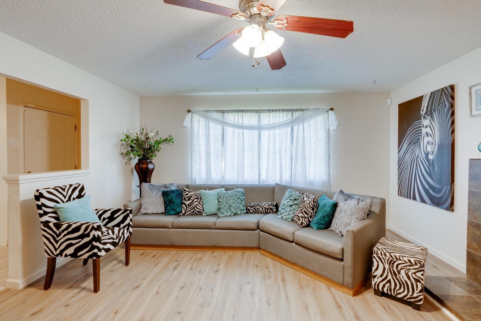 Breezy Fresno Home - Near Airport And Downtown Buitenkant foto
